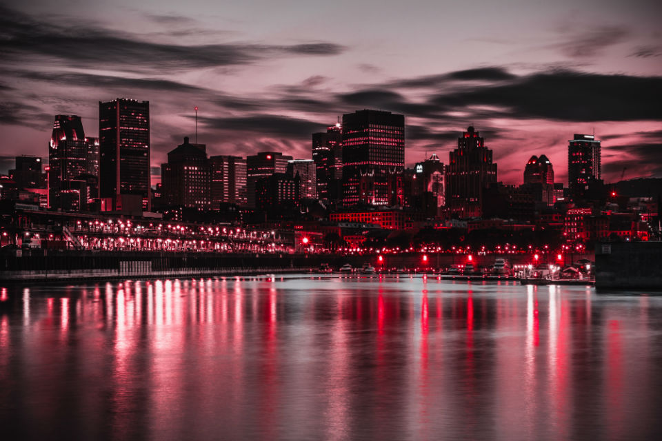 marc-olivier-jodoin-423174-unsplash-montreal-night-sktline-red-tint